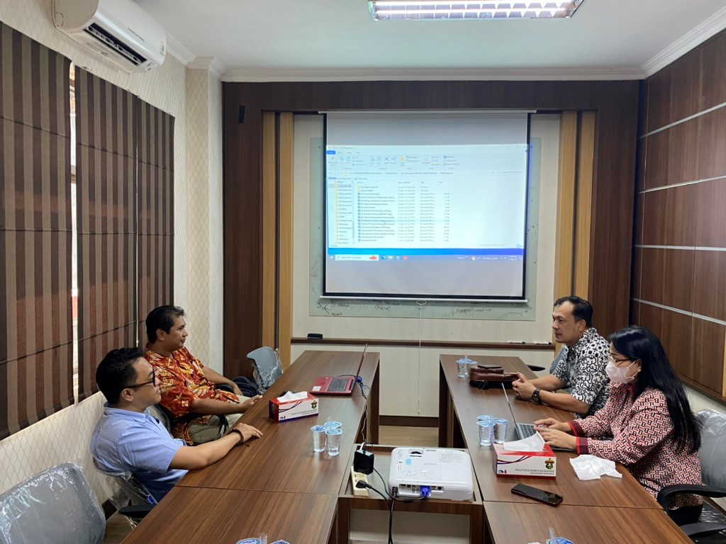 BENCHMARKING DI UNIVERSITAS HASANUDIN